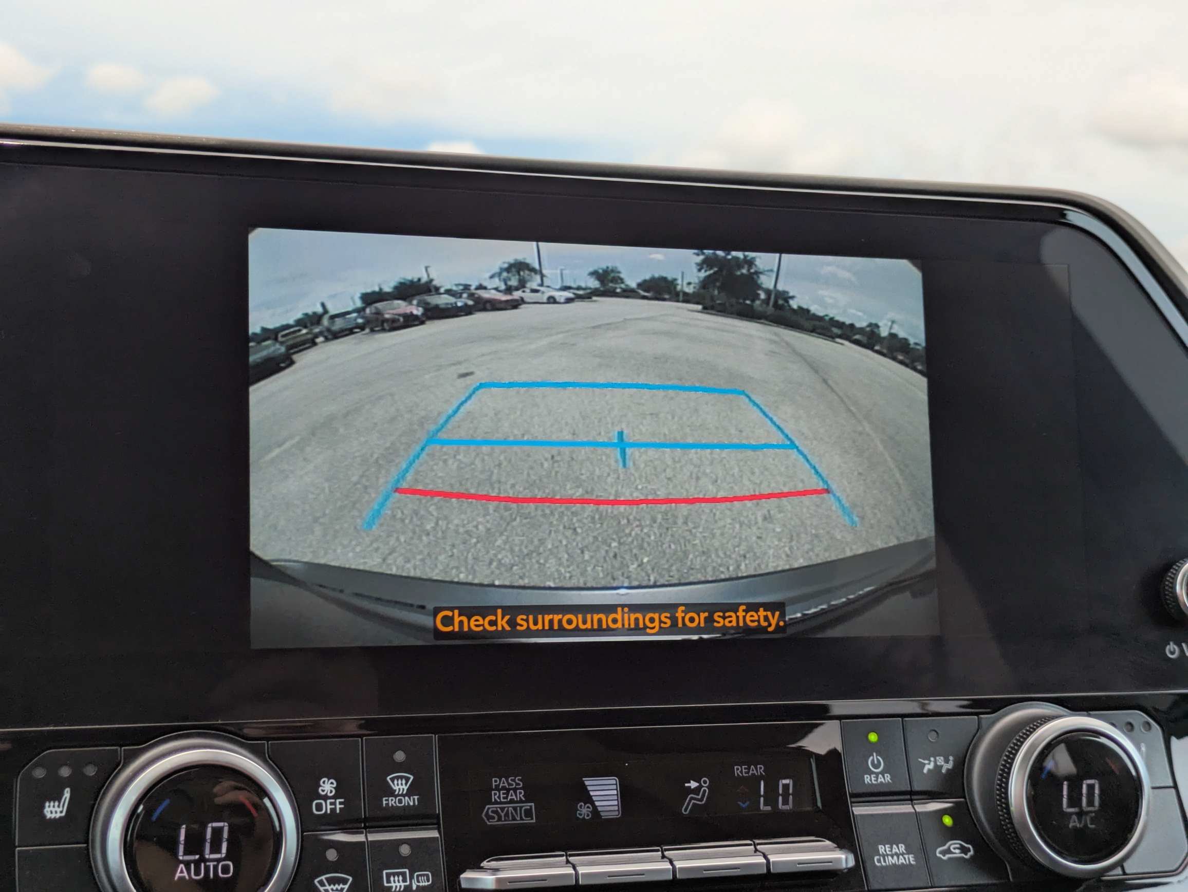 Used 2023 Toyota Highlander XLE FWD image 22