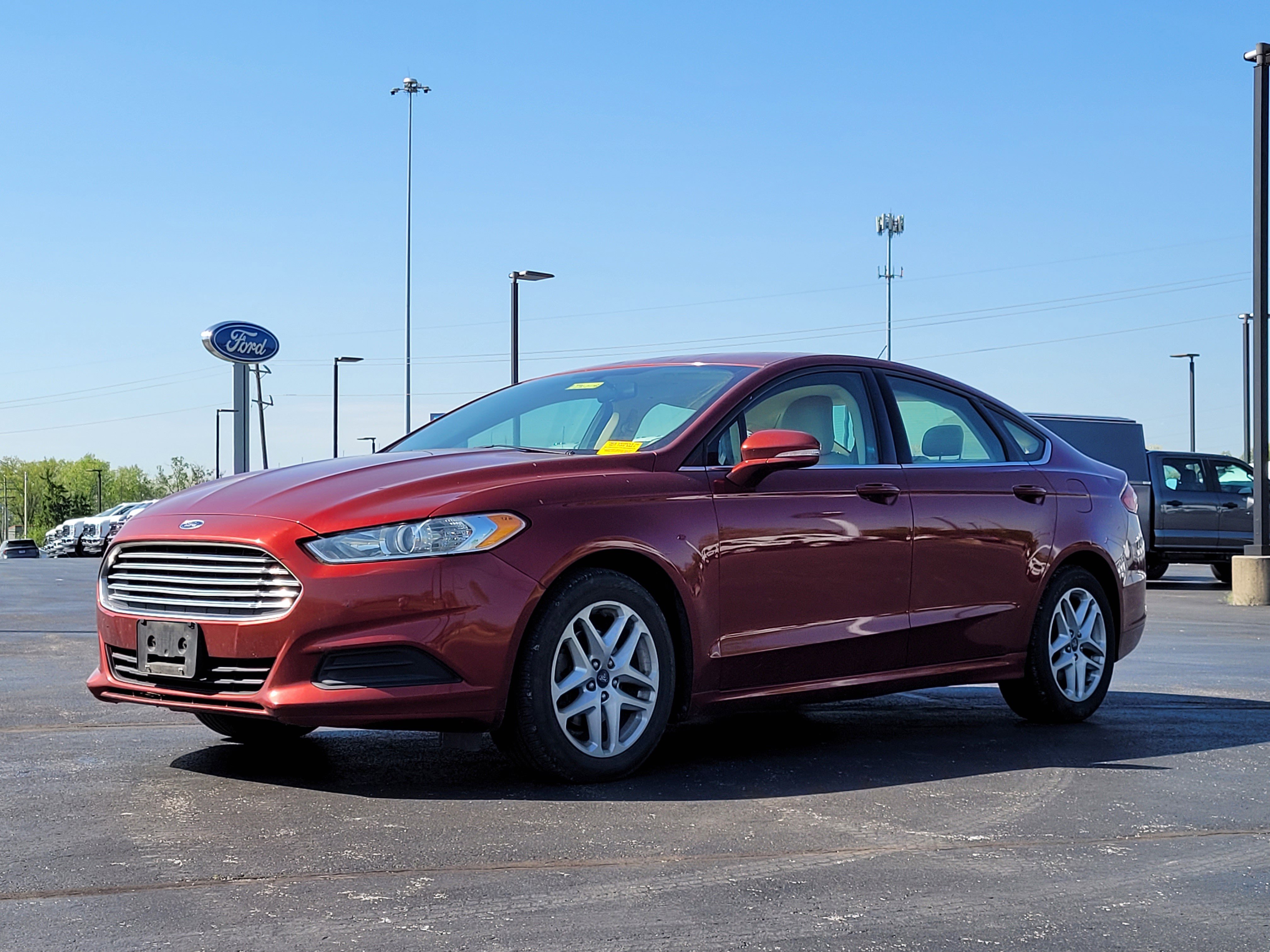Used 2014 Ford Fusion SE FWD image 8