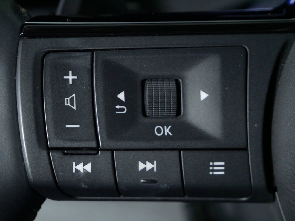 Used 2023 Nissan Pathfinder Platinum AWD/4WD image 25