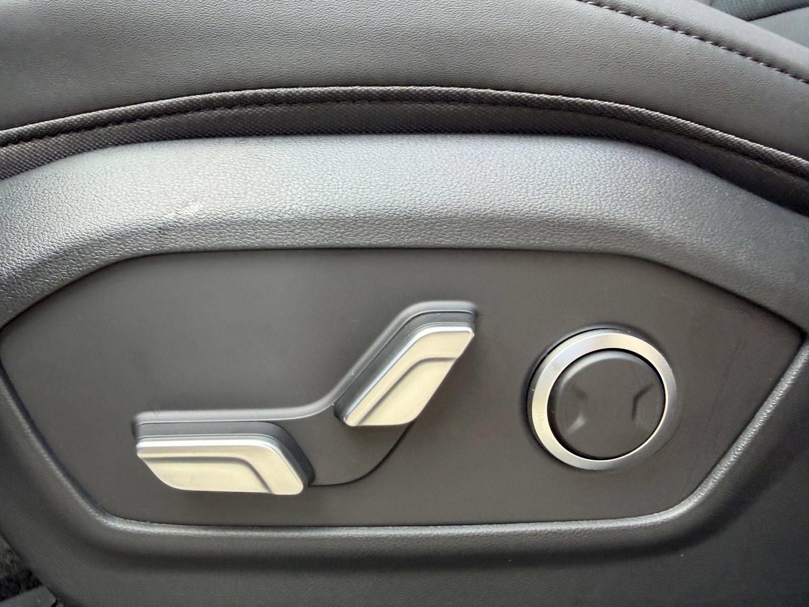 Certified 2026 Hyundai Santa Fe SEL FWD image 25