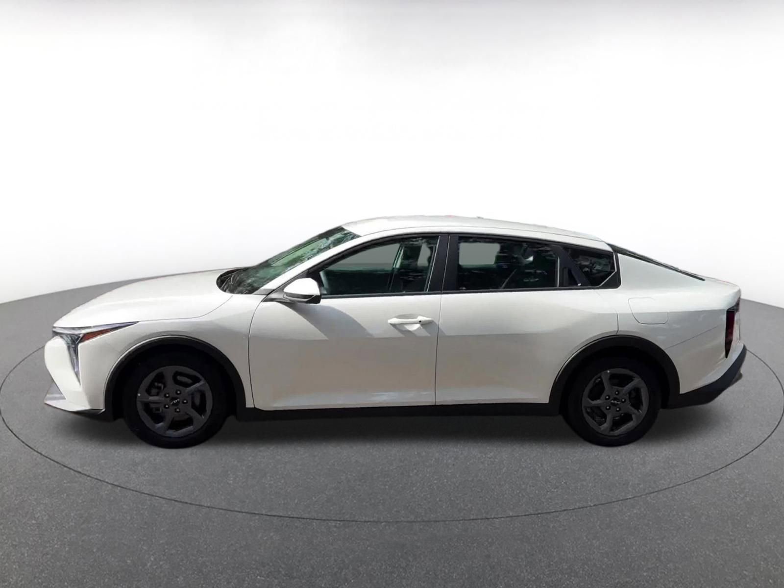 Used 2025 Kia K4 FWD image 9