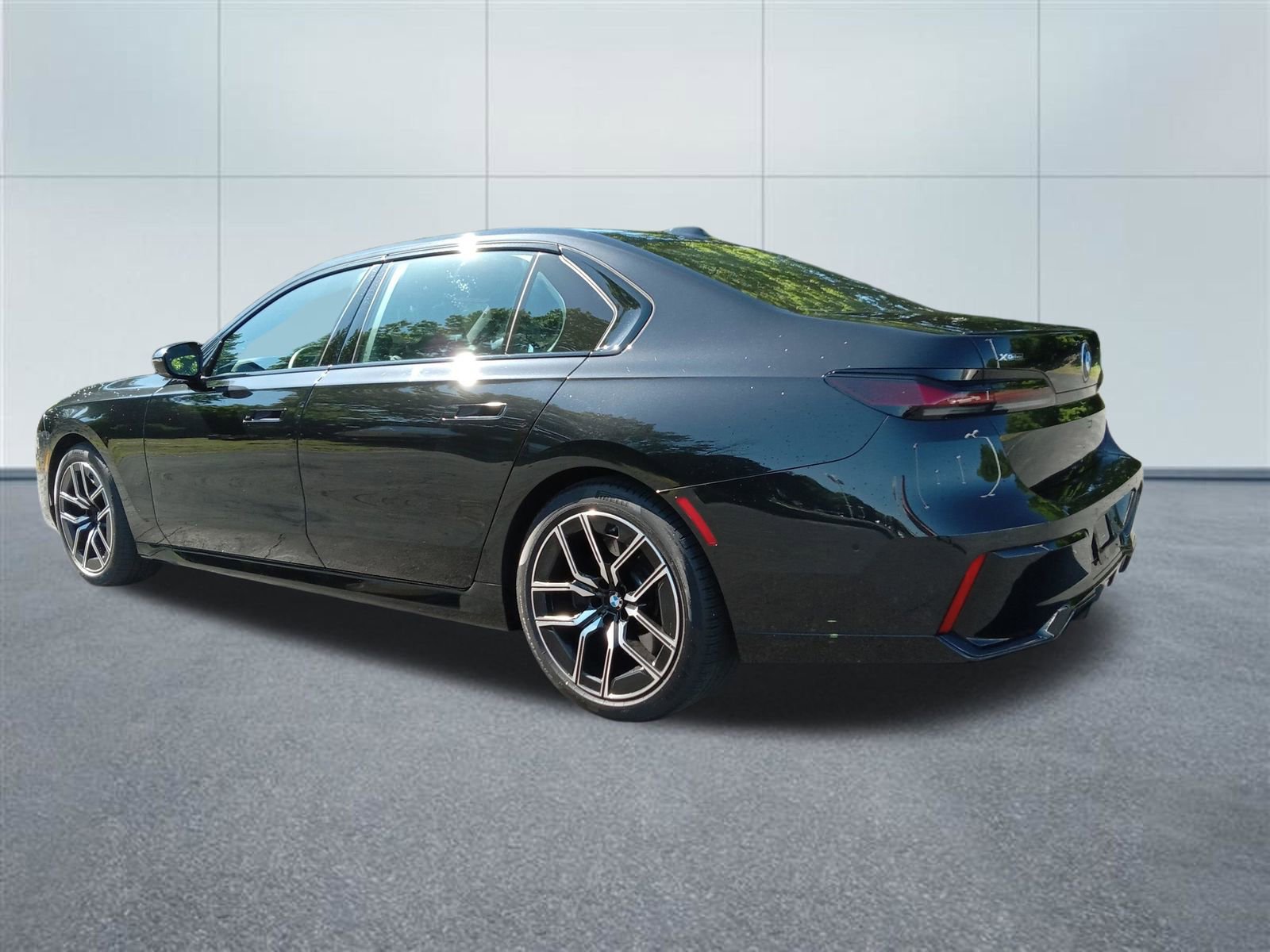 Used 2026 BMW 740i xDrive AWD/4WD image 3