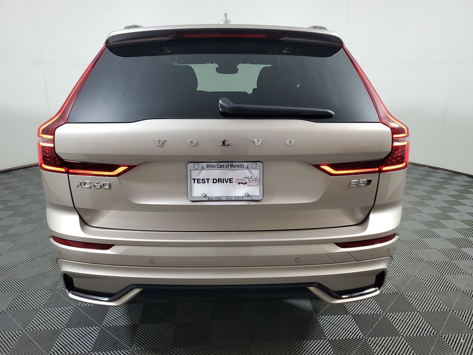 New 2026 Volvo XC60 B5 Plus w/ Climate Package AWD/4WD image 5