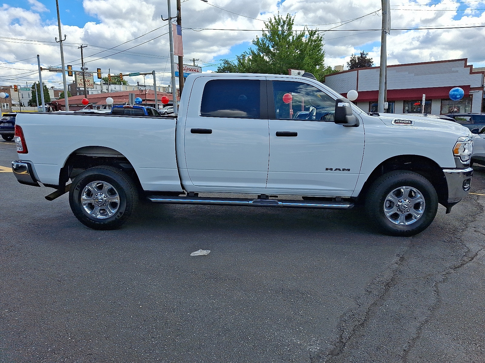 Used 2024 RAM 2500 Big Horn w/ Bed Utility Group image 6