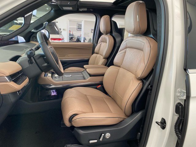 New 2025 Lincoln Navigator Black Label AWD/4WD image 21