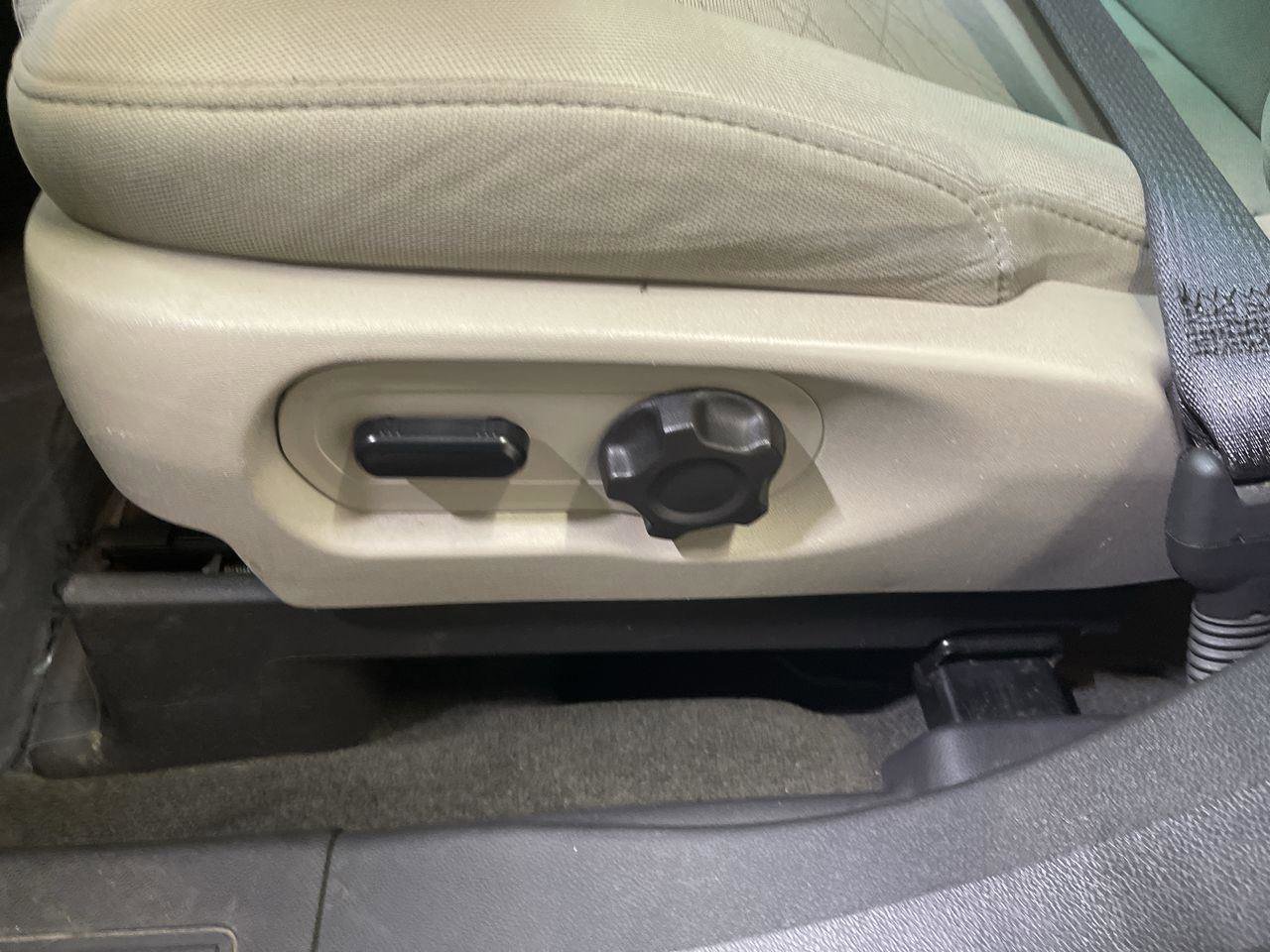 Used 2014 Ford Explorer 4WD image 12