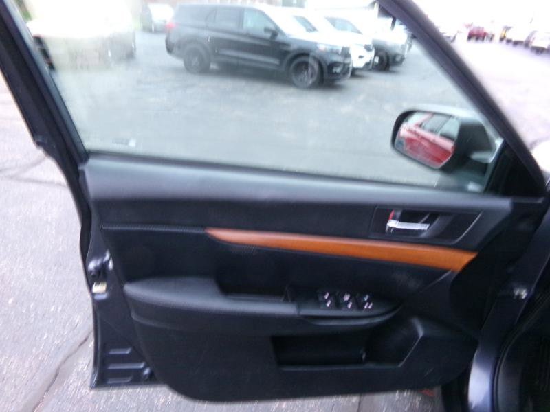 Used 2014 Subaru Outback 3.6R Limited image 10