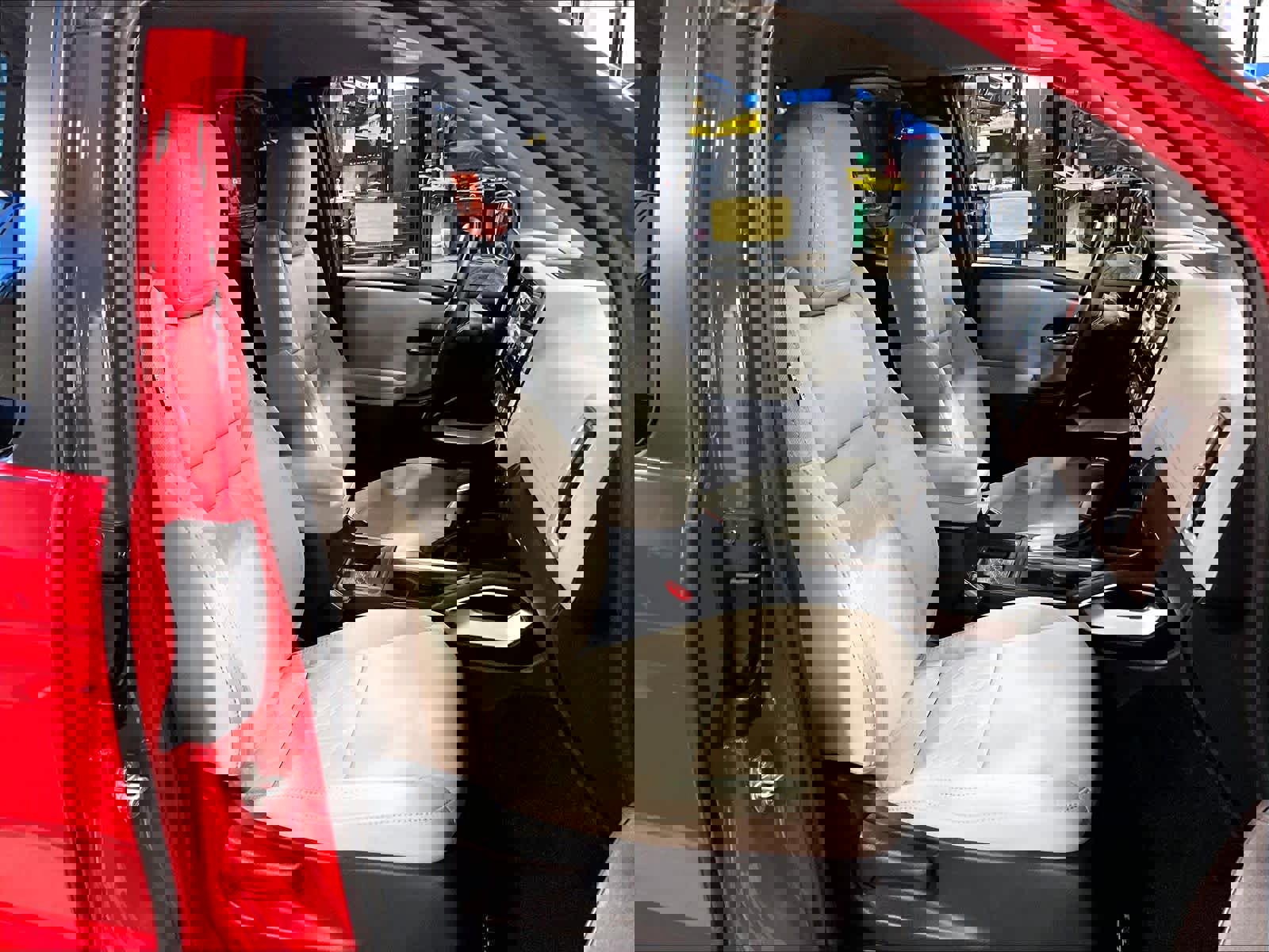 Used 2025 Nissan Frontier SV image 11