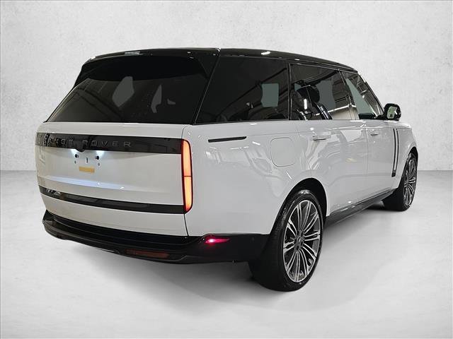New 2025 Land Rover Range Rover Long Wheelbase SE image 5