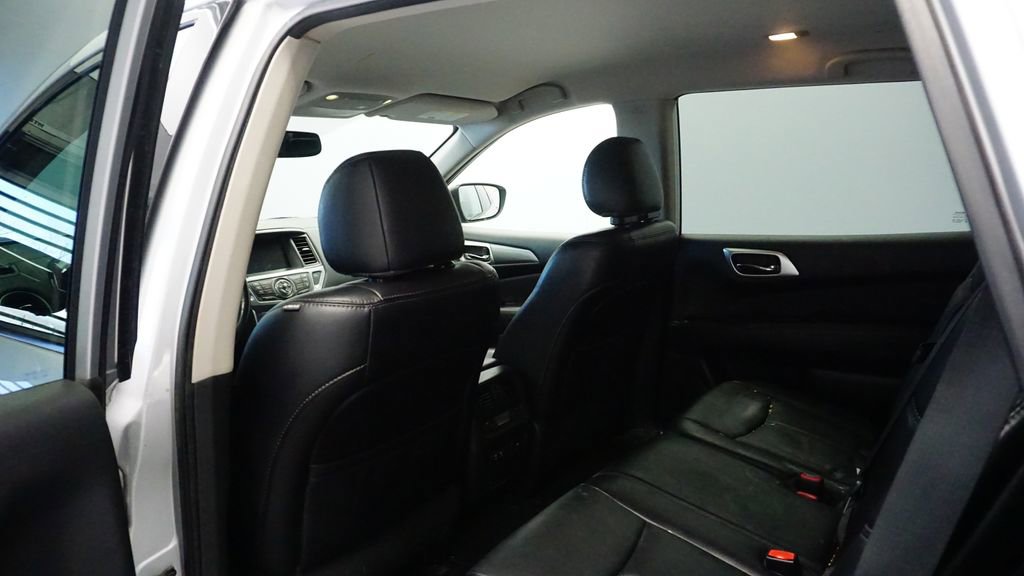 Used 2019 Nissan Pathfinder SL image 18
