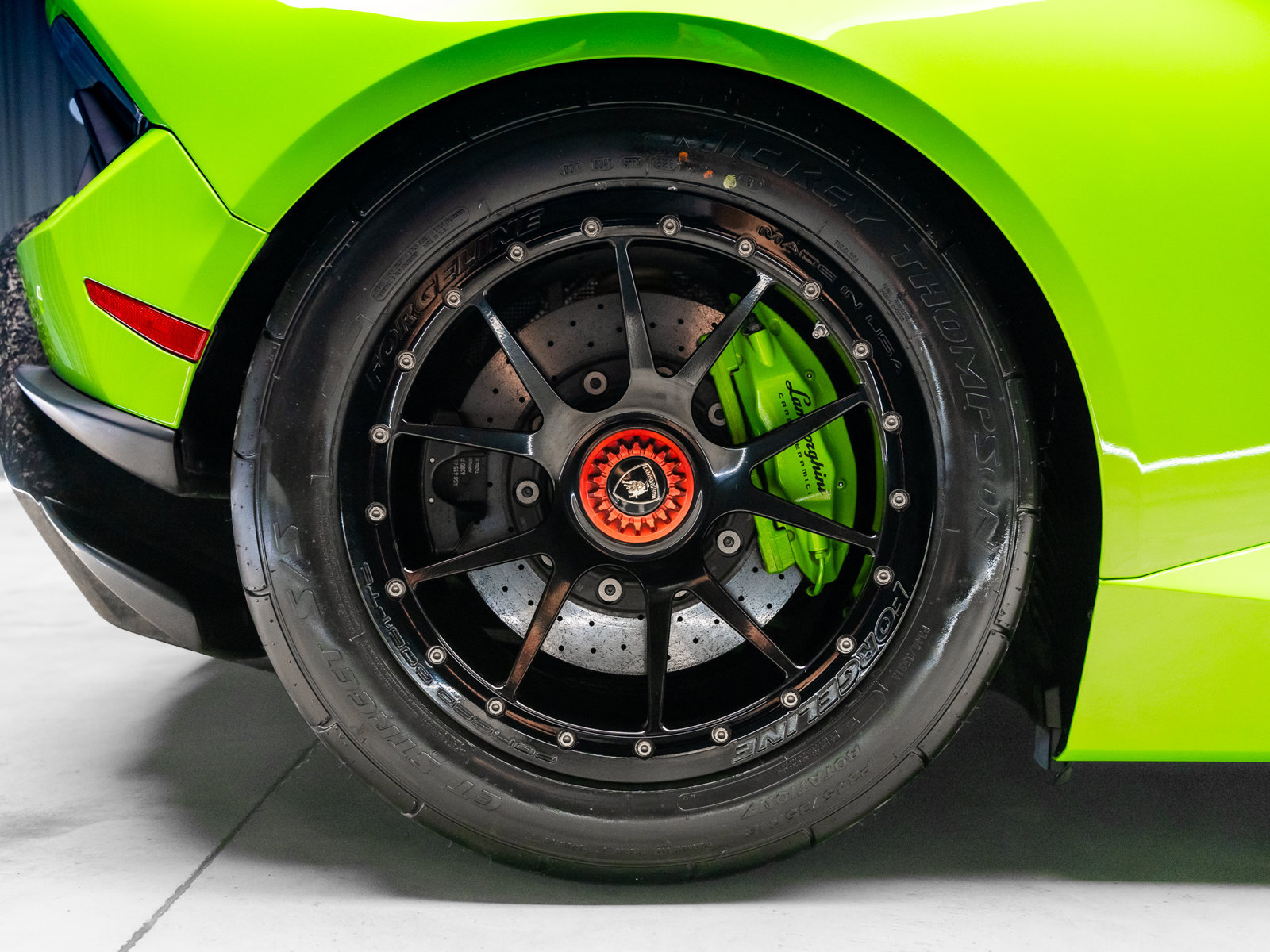 Used 2018 Lamborghini Huracan Performante AWD/4WD image 7
