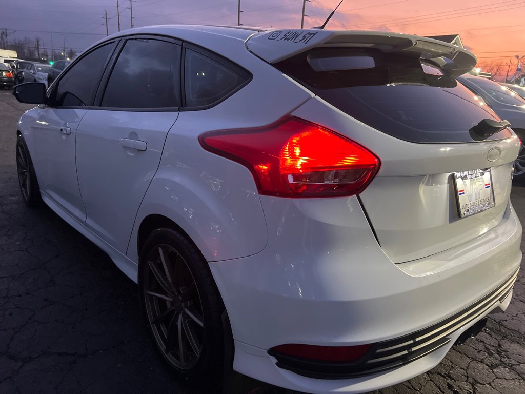 Used 2017 Ford Focus ST image 5