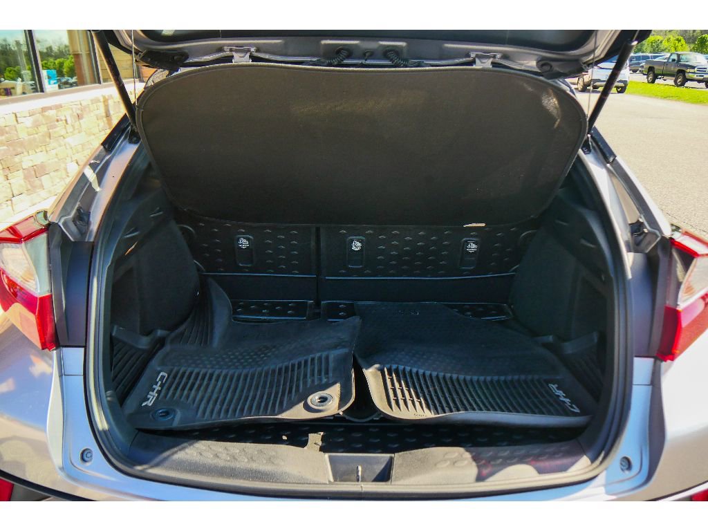 Used 2019 Toyota C-HR XLE image 24