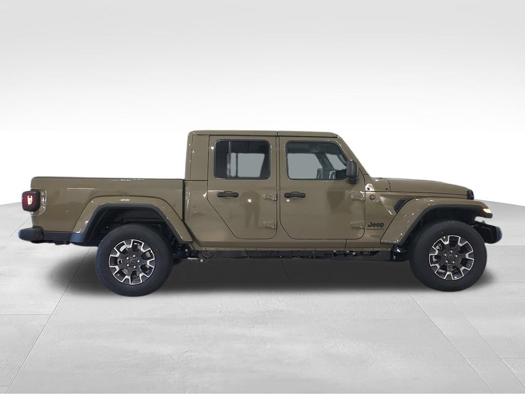New 2026 Jeep Gladiator Sport AWD/4WD image 9