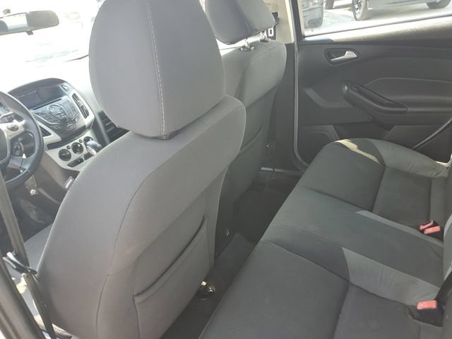 Used 2013 Ford Focus SE FWD image 25