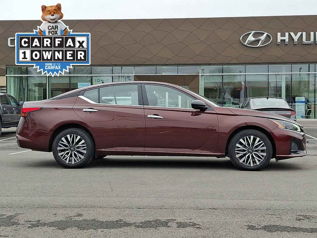Used 2024 Nissan Altima 2.5 SV AWD/4WD image 9
