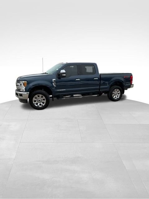 Used 2017 Ford F250 Lariat w/ Chrome Package image 3