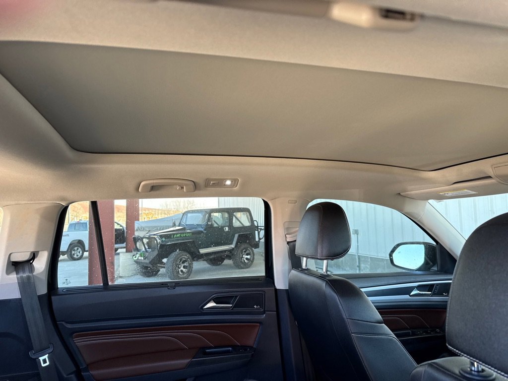 Used 2021 Volkswagen Atlas SEL Premium image 9