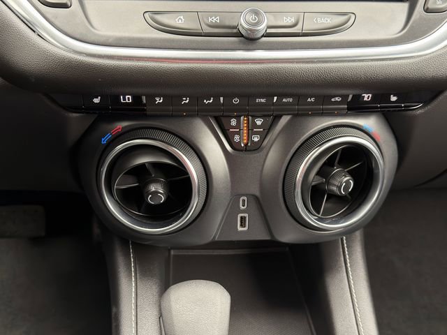 Used 2025 Chevrolet Blazer LT image 18