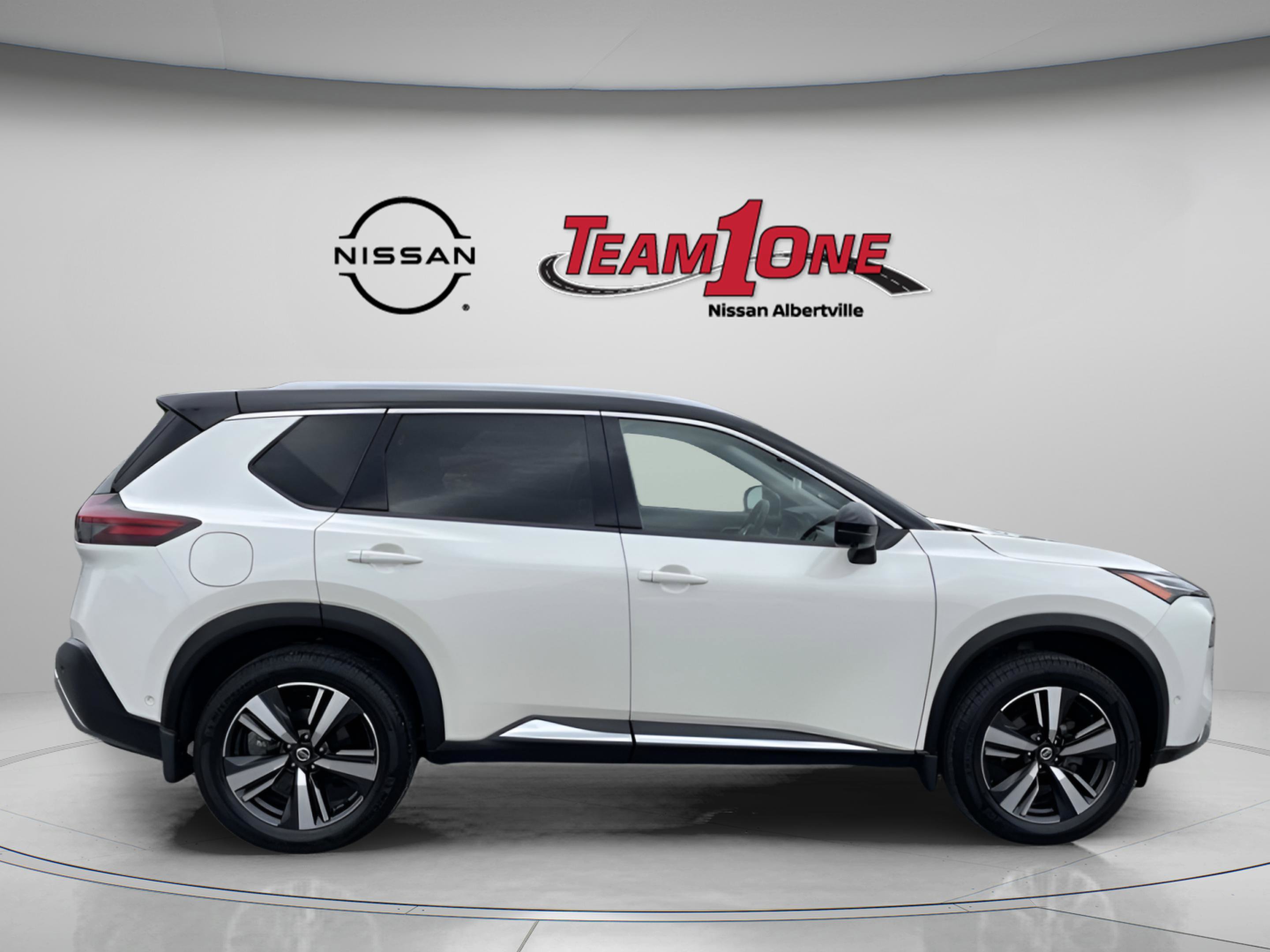Used 2021 Nissan Rogue Platinum FWD image 9