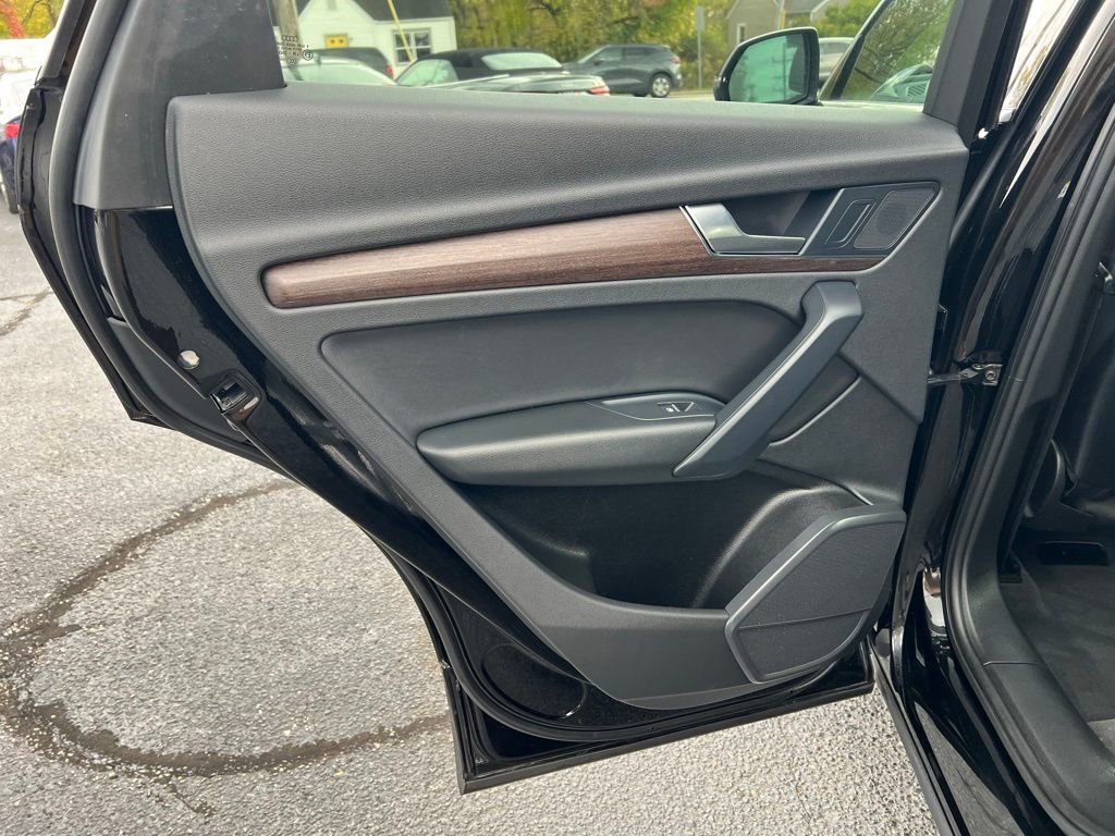 Used 2023 Audi Q5 2.0T Premium w/ Convenience Package image 31