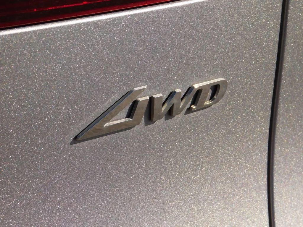 Used 2023 Genesis GV70 2.5T w/ Sport Prestige Package image 8