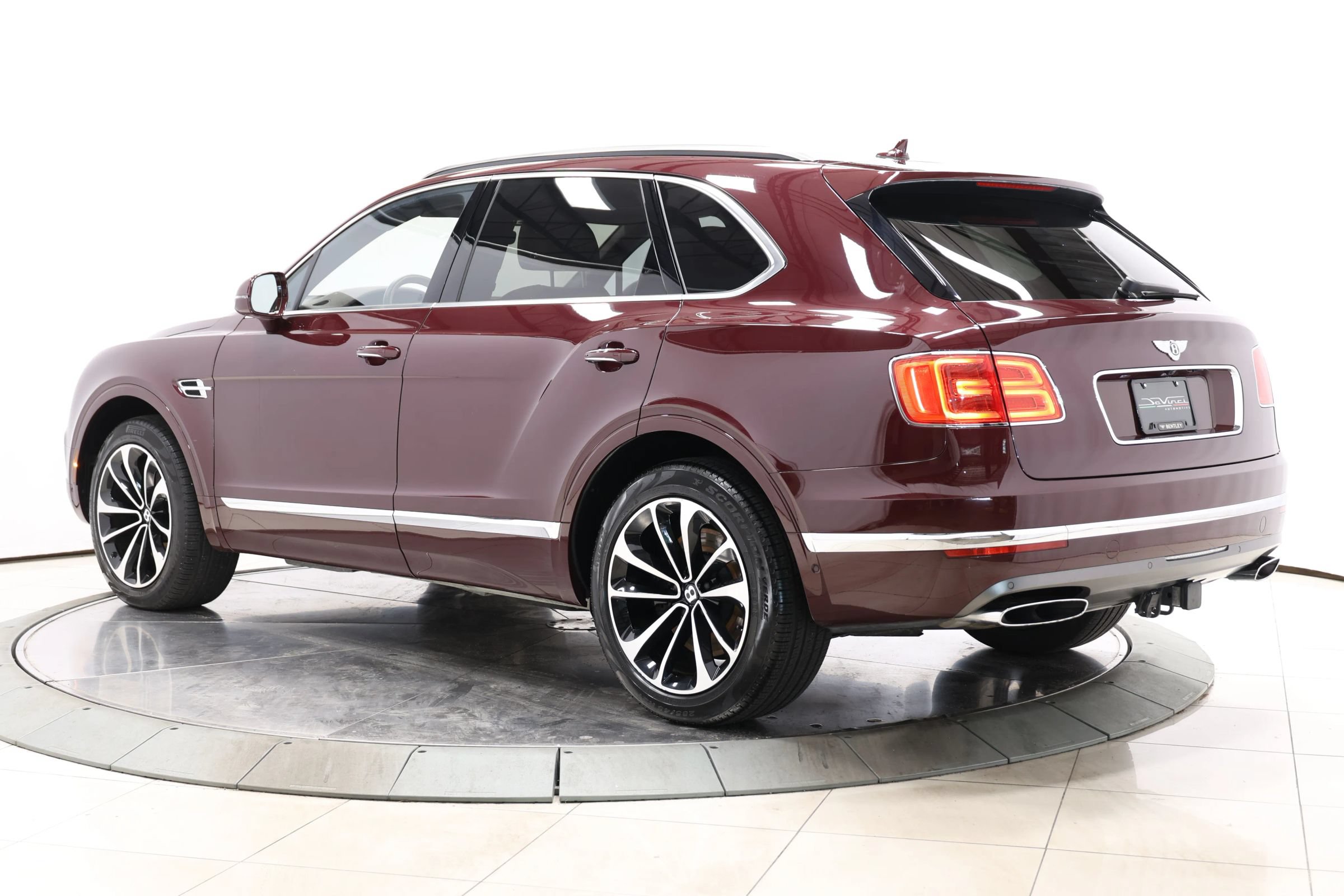 Used 2018 Bentley Bentayga AWD/4WD image 66