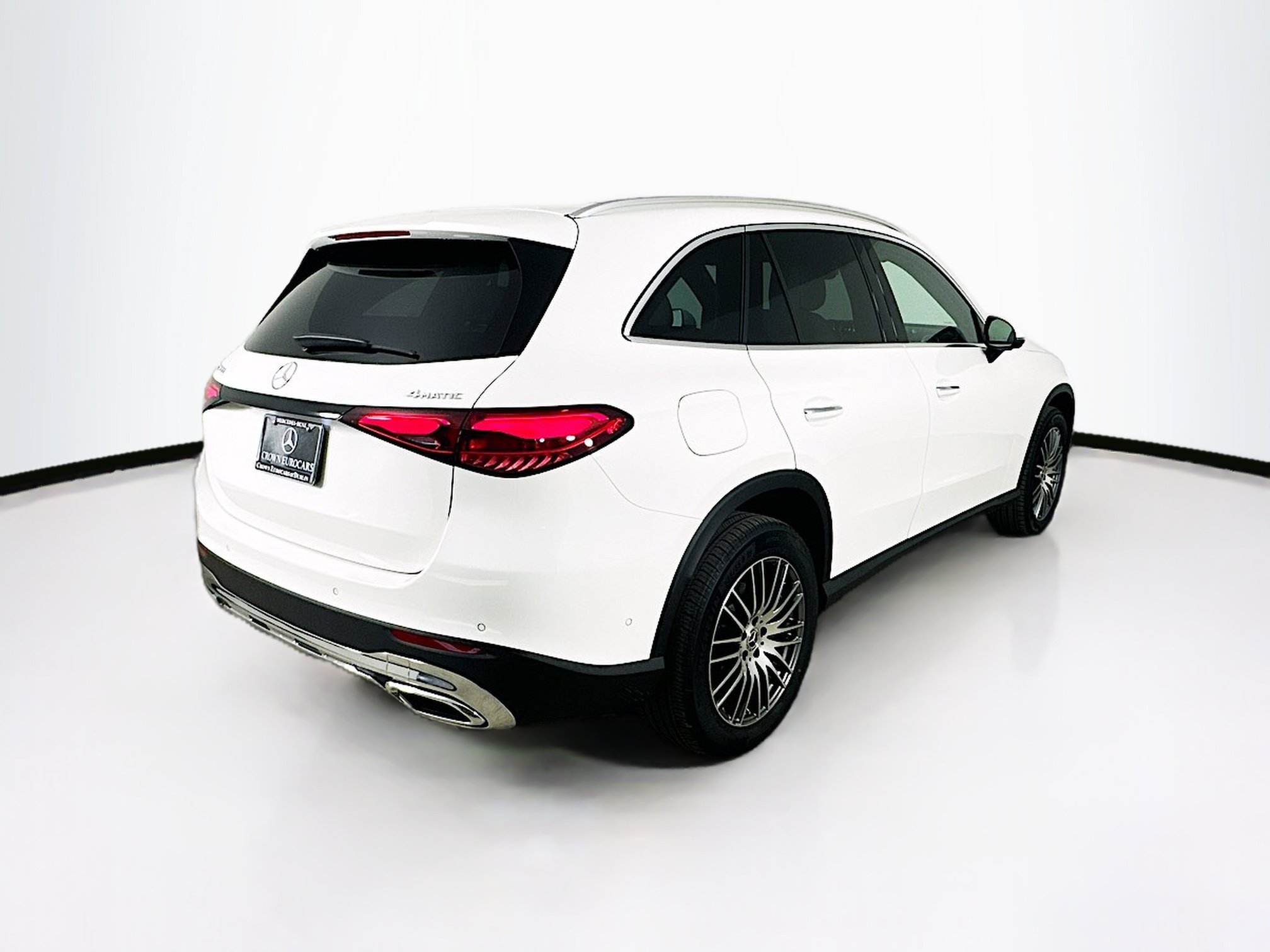 Used 2025 Mercedes-Benz GLC 300 4MATIC image 8