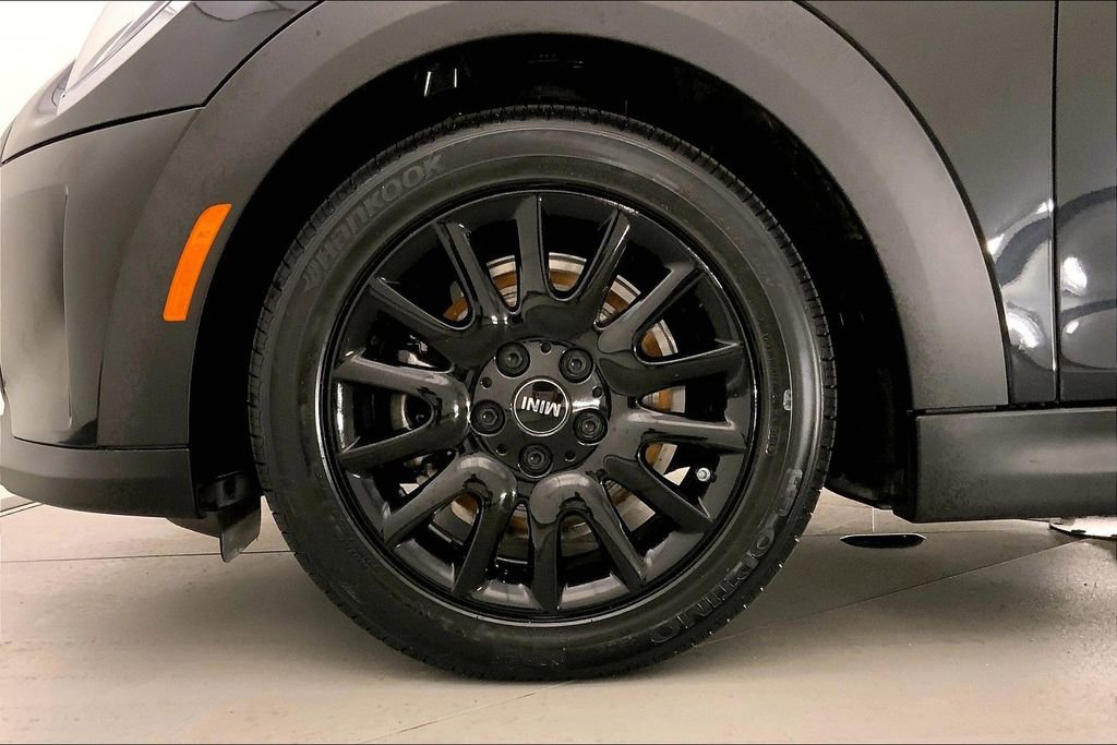 Certified 2024 MINI Cooper 2-Door Hardtop image 8