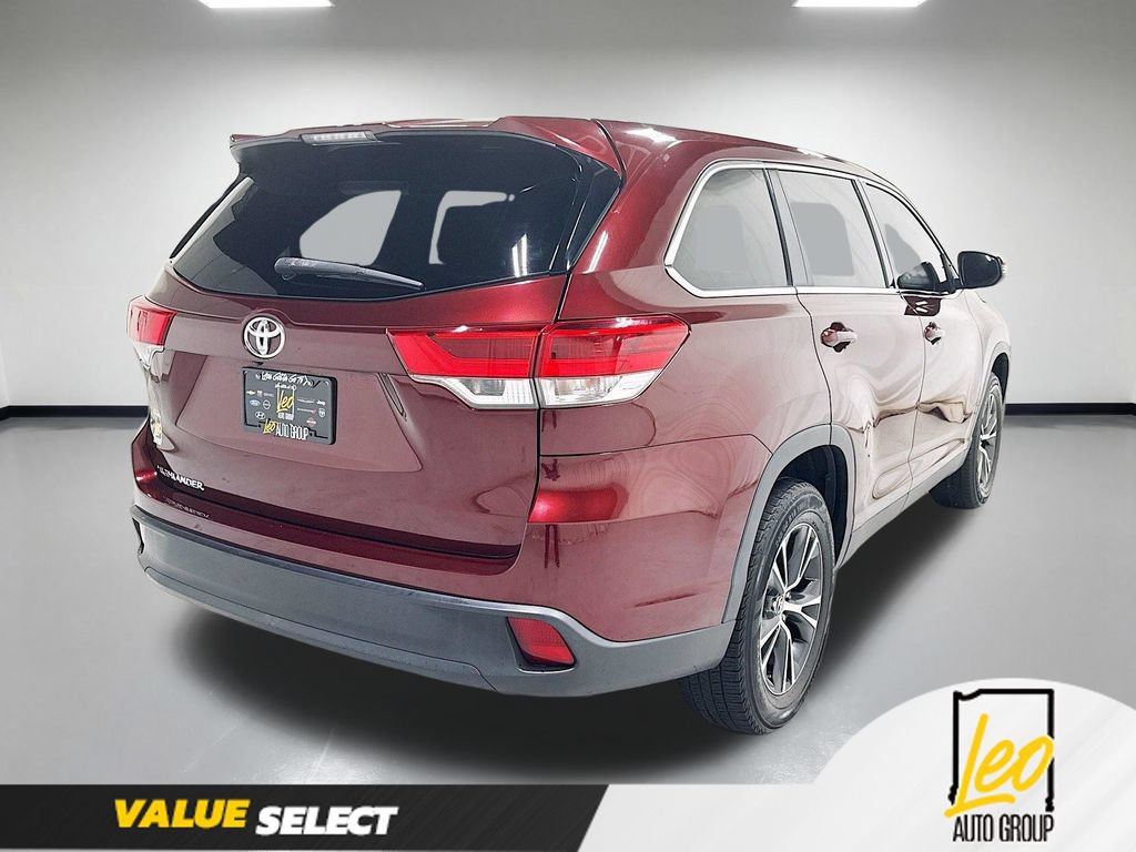 Used 2019 Toyota Highlander LE FWD image 7