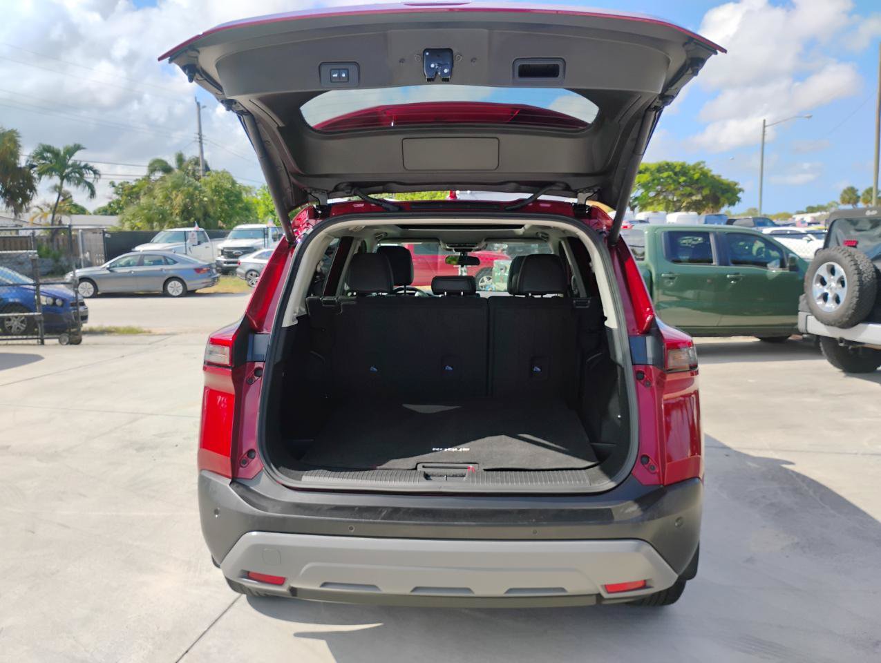 Used 2023 Nissan Rogue SV w/ SV Premium B Package FWD image 19