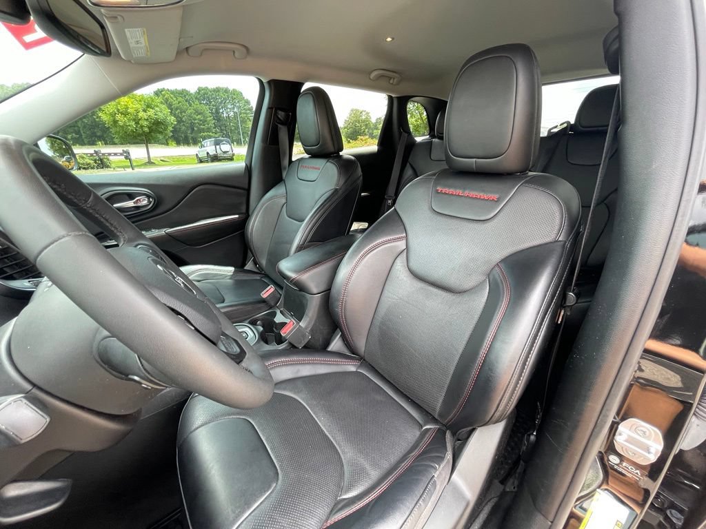 Used 2022 Jeep Cherokee Trailhawk w/ Sound & Nav Group AWD/4WD image 22