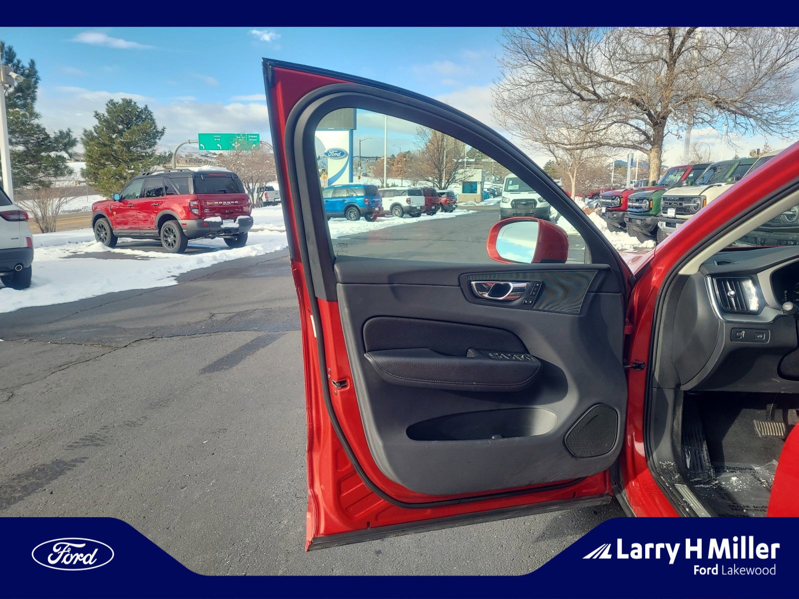 Used 2019 Volvo XC60 T5 Momentum w/ Premium Package image 13