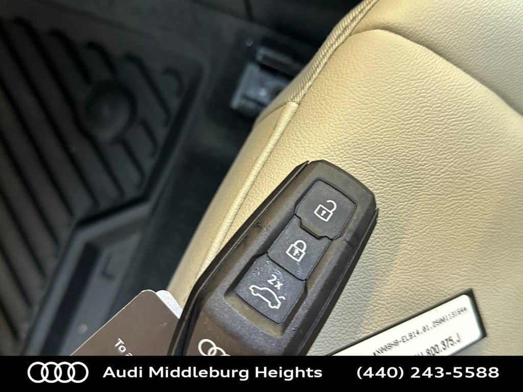 Certified 2025 Audi Q6 e-tron Premium Plus w/ Premium Plus image 33