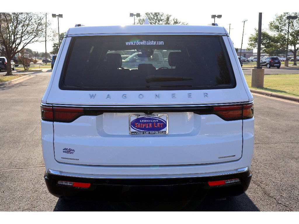 Used 2023 Jeep Wagoneer Series III w/ Preferred Equipment Group AWD/4WD image 13