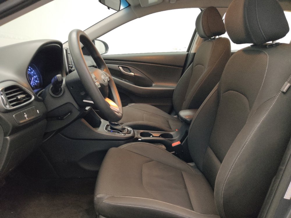 Used 2018 Hyundai Elantra GT image 17