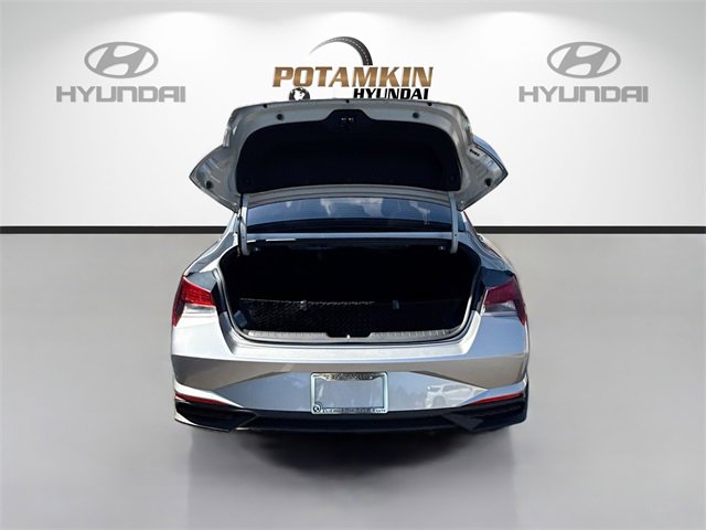 Used 2023 Hyundai Elantra SEL w/ Convenience Package image 24