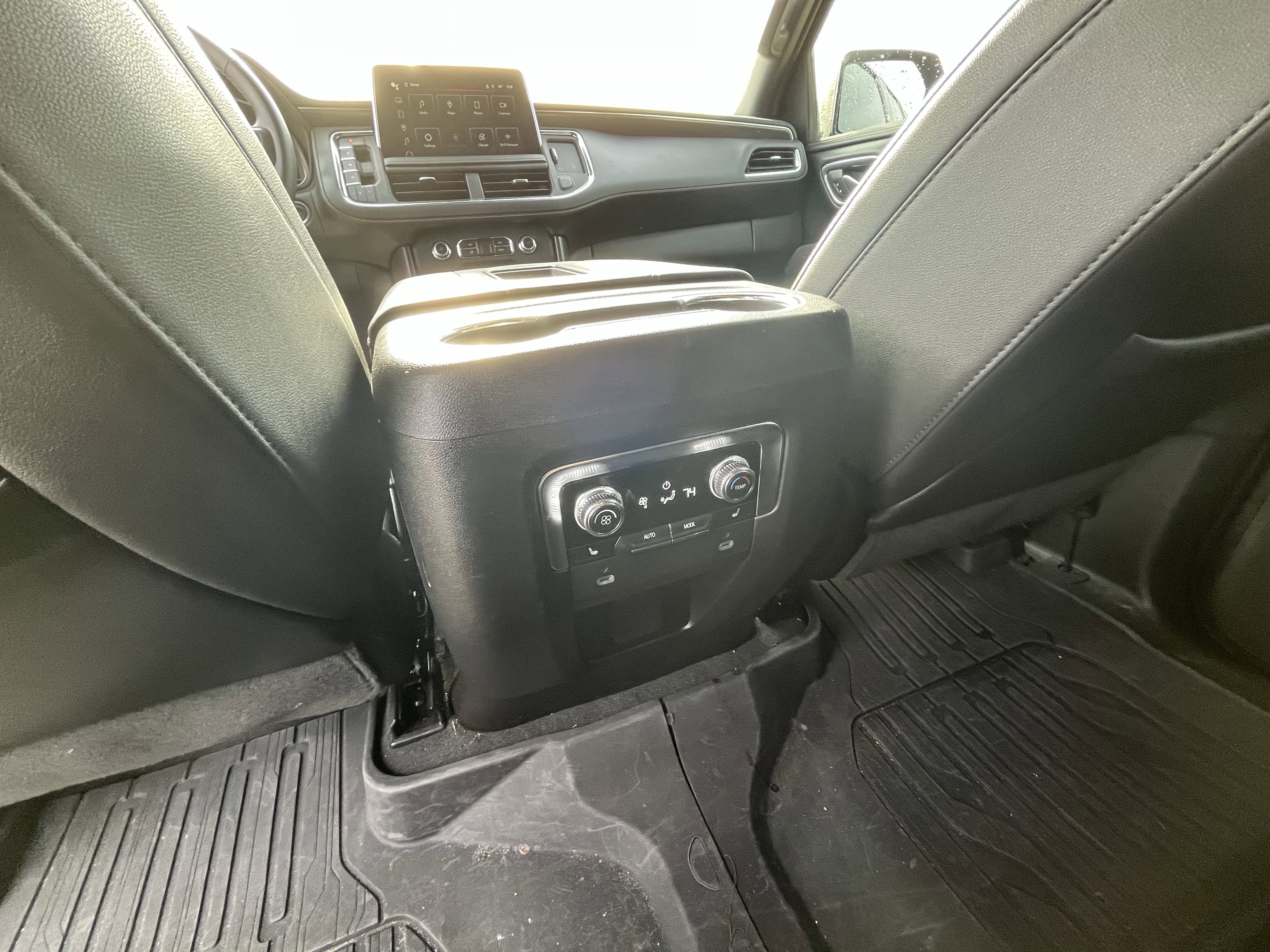 Used 2024 GMC Yukon AT4 w/ AT4 Premium Plus Package image 28