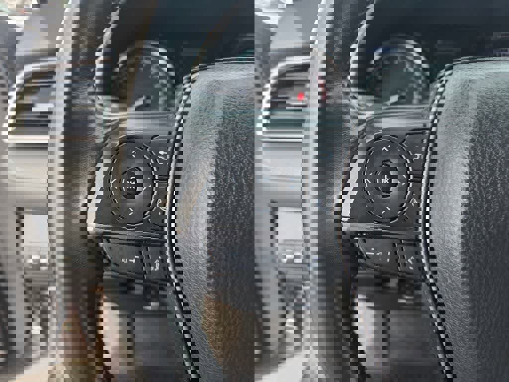 Used 2023 Toyota Camry SE image 19