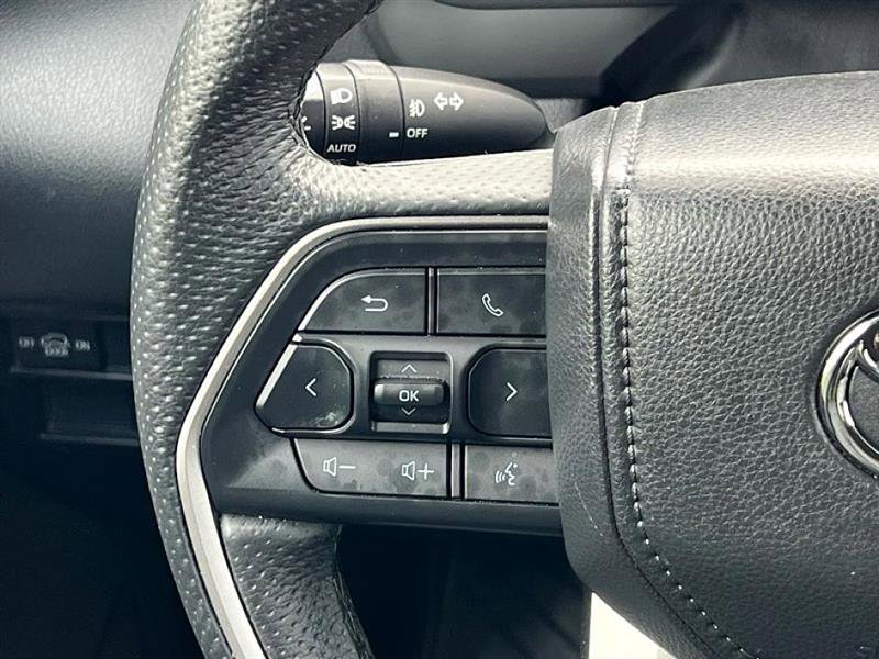 Used 2025 Toyota Sequoia SR5 image 22