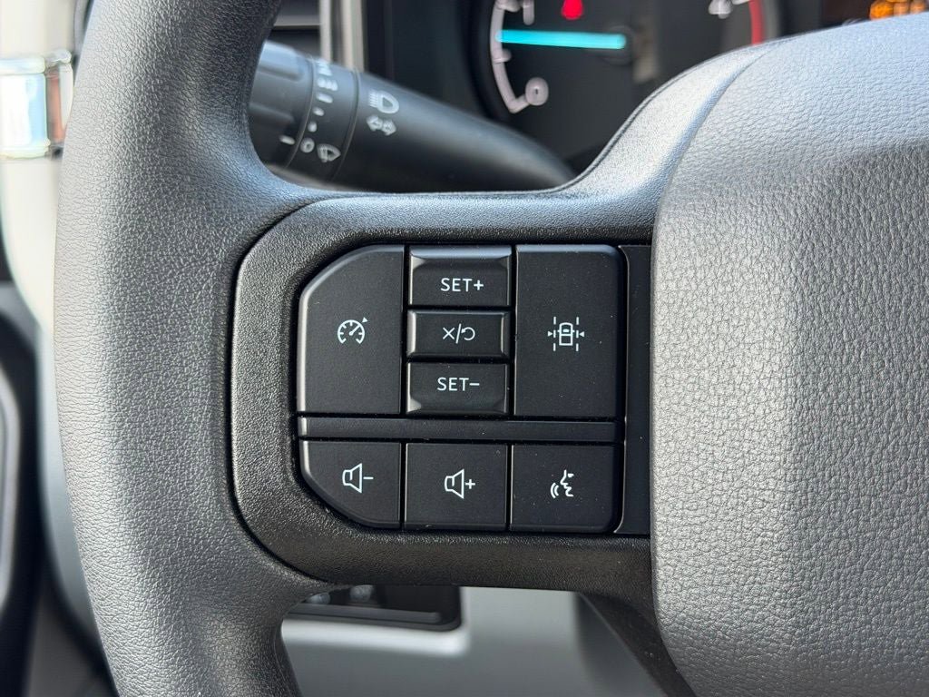 New 2026 Ford F550 4x4 Crew Cab image 21