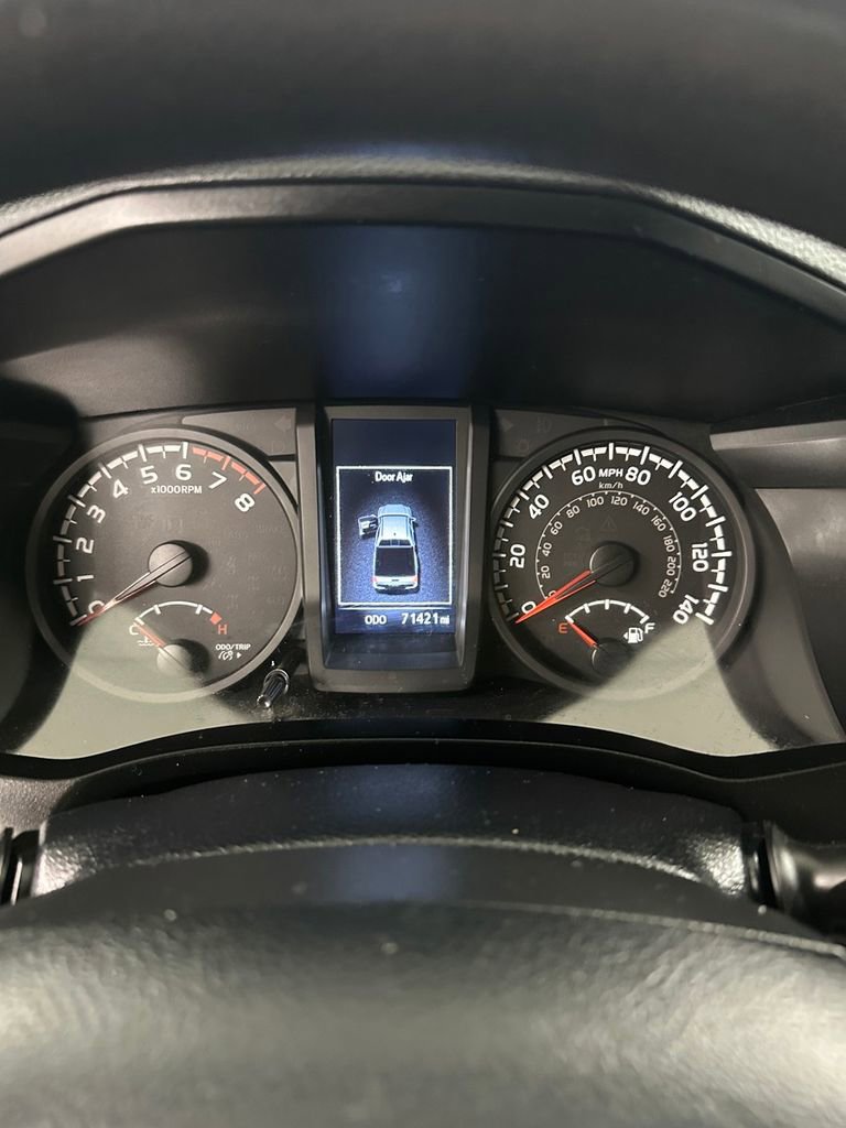 Used 2018 Toyota Tacoma SR w/ SR Convenience Package image 15