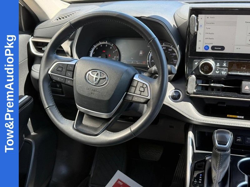 Used 2024 Toyota Highlander XLE AWD/4WD image 15