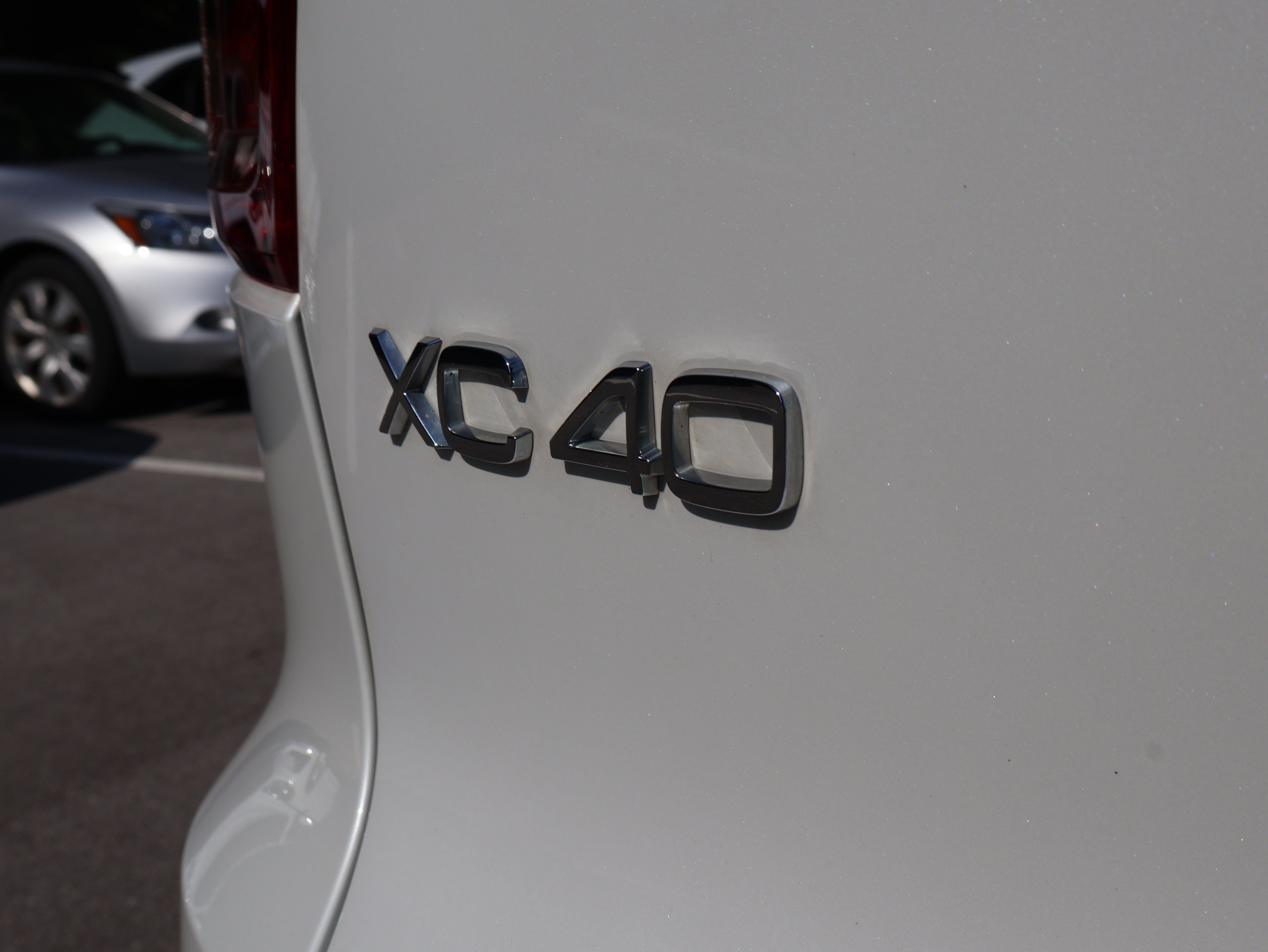 Used 2024 Volvo XC40 B5 Plus w/ Protection Package Premier AWD/4WD image 15