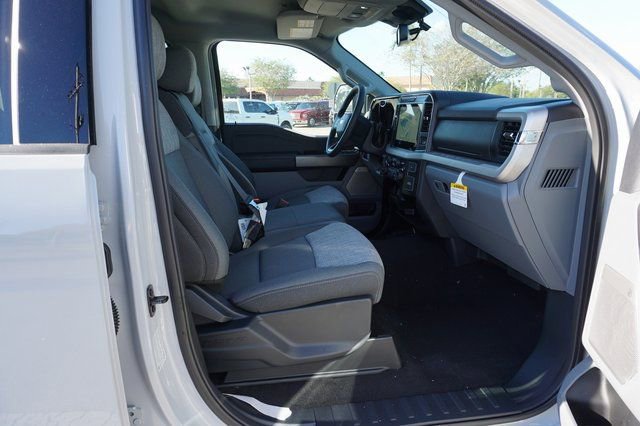 New 2026 Ford F350 XLT w/ XLT Premium Package AWD/4WD image 3