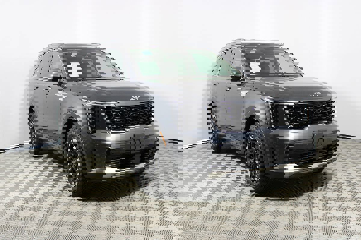 Used 2024 Kia Sorento S image 30