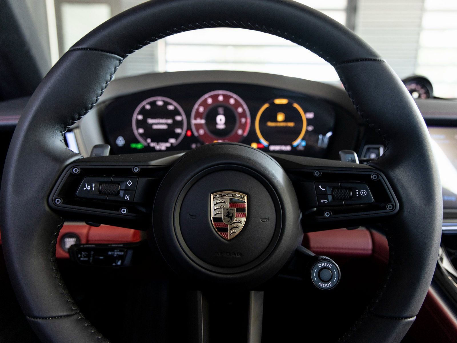 Used 2025 Porsche Panamera 4 image 14