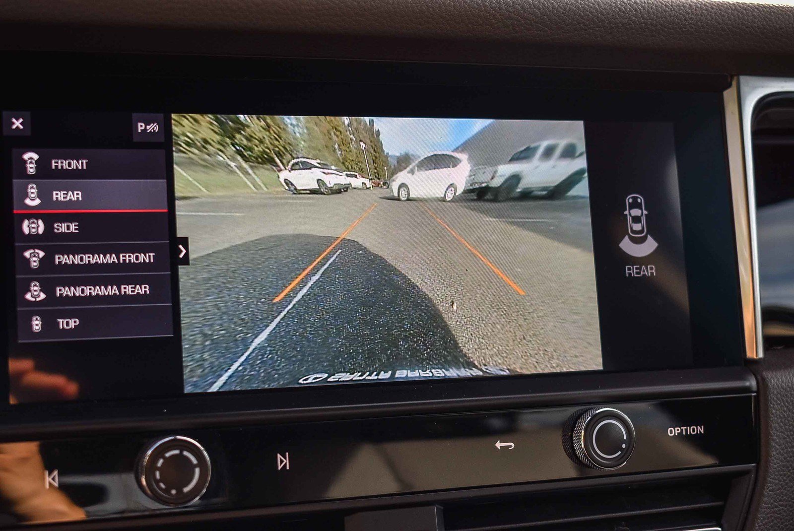 Used 2022 Porsche Macan image 22