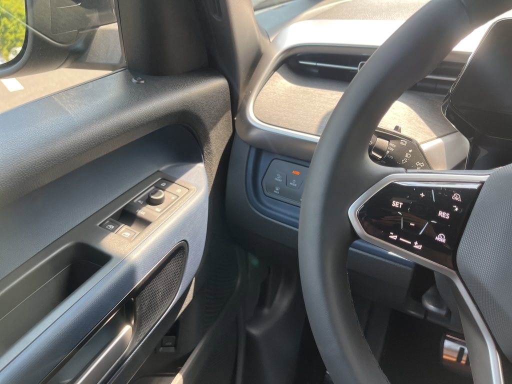 New 2025 Volkswagen ID. Buzz Pro S image 18