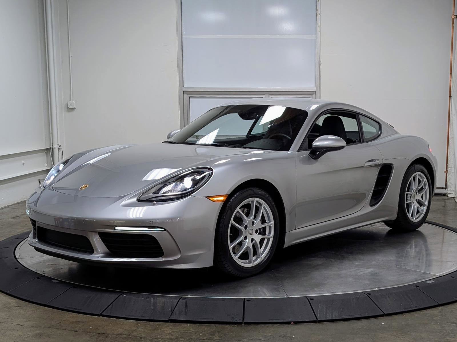 Used 2022 Porsche 718 Cayman image 4